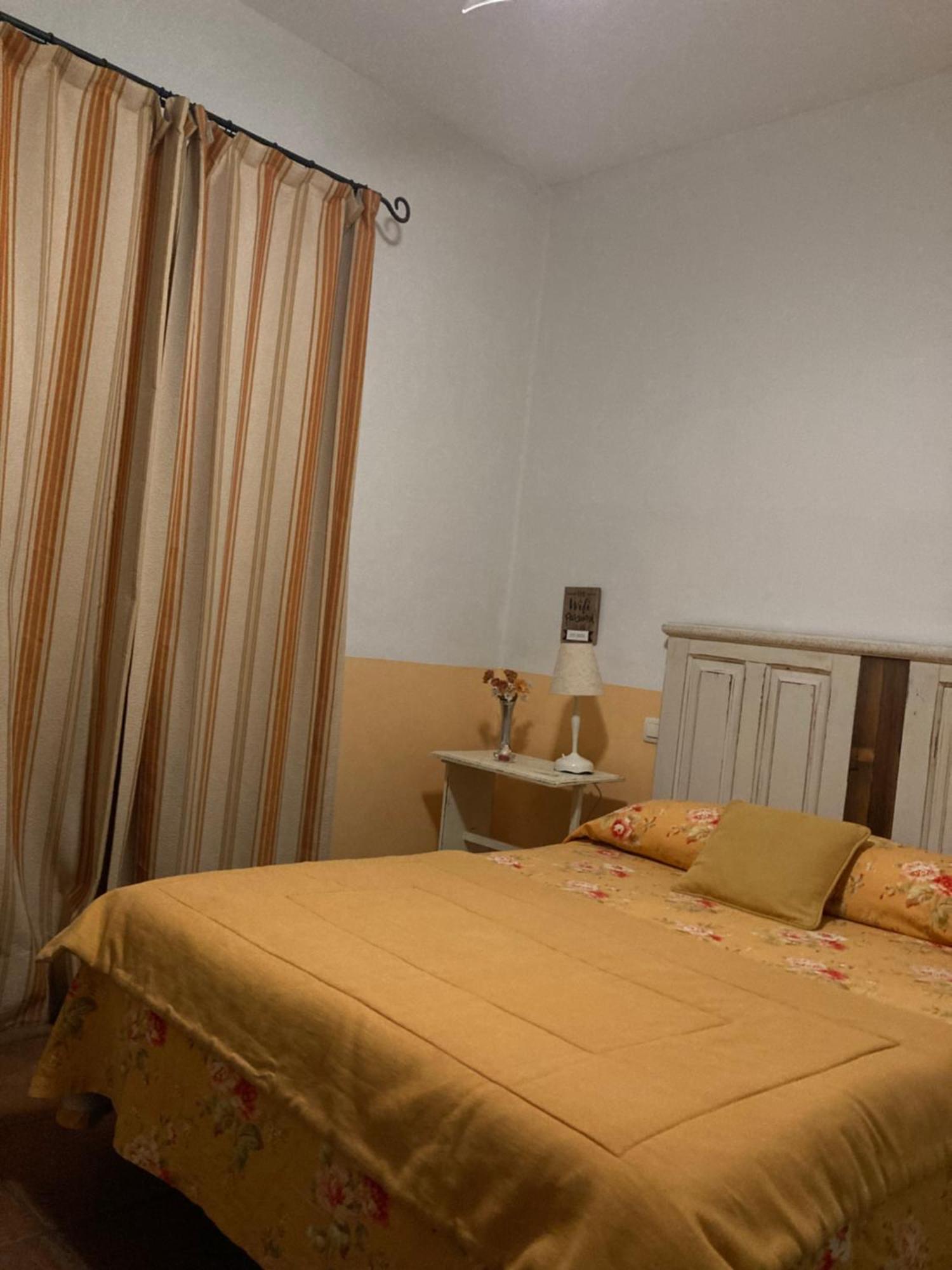 Casa Rural Valdevilano La Roca de la Sierra Екстер'єр фото