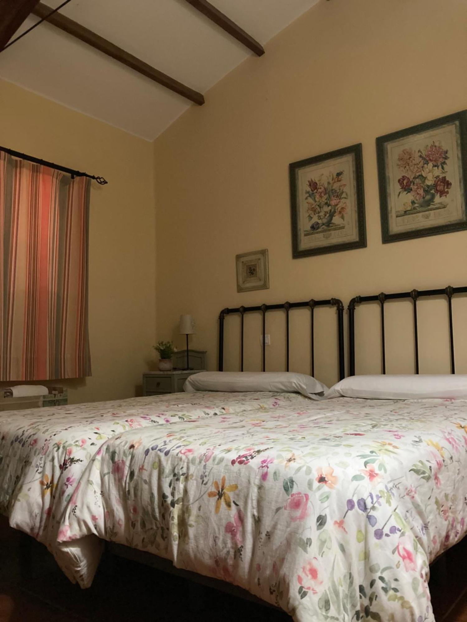 Casa Rural Valdevilano La Roca de la Sierra Екстер'єр фото